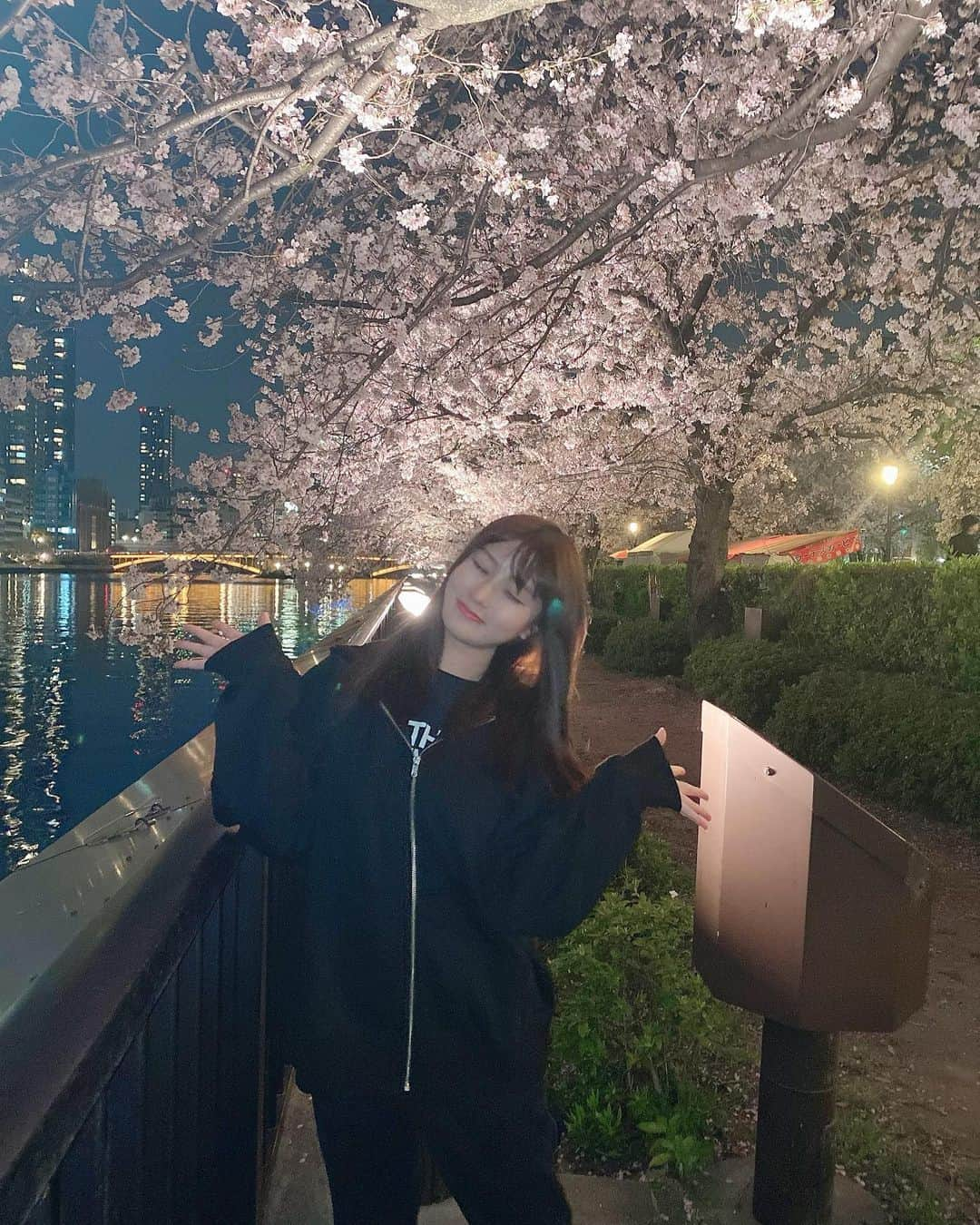 豊田さやかさんのインスタグラム写真 - (豊田さやかInstagram)「. . #夜桜 #彼女風写真 #彼女とデートなうに使っていいよ #桜 #夜桜デート #匂わせ写真 #彼女感 #ただ上げたいだけ #インスタグラマーになれてる？ #実は花より団子派 #まぁ花ありきだけど」4月7日 1時14分 - toyosaya1230