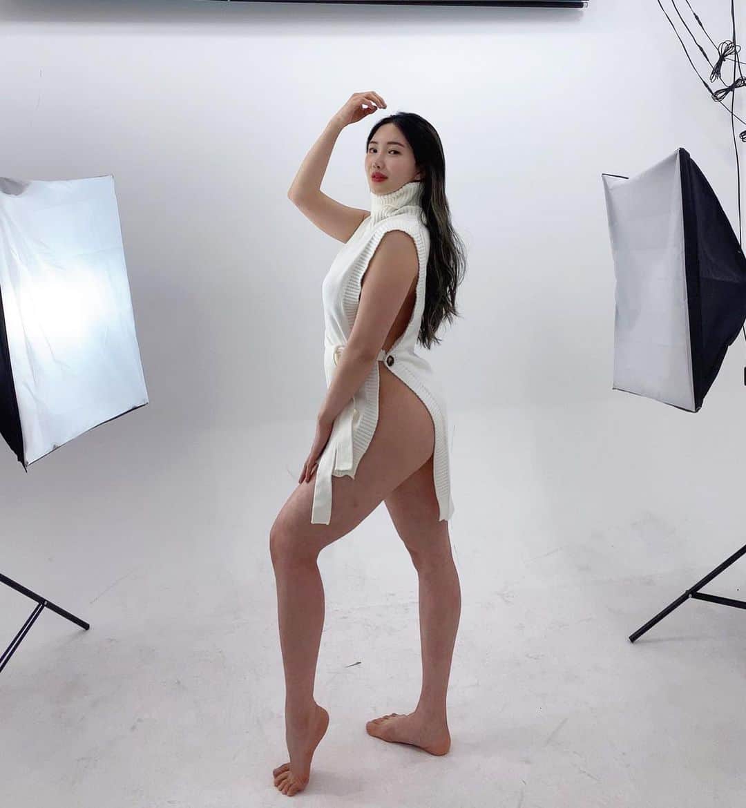 BodyON Koreaさんのインスタグラム写真 - (BodyON KoreaInstagram)「🔥생각과 삶이 멋진 #운동 피플들을 #바디온코리아 는 응원합니다! | | wow @haeum_ssi 👍😎💕 | | 🍀자신 or 주변 지인 중에 짐패션 핫피플 계시면 DM 보내주세요📩 | | #workout #model #korea #korean #koreangirl #koreanpop #selca #selfie #koreanstyle #koreafashion #girl #girls #beauty #bodypositive #bodycheck #healthy #bratop #leggings」4月7日 22時03分 - bodyonkorea