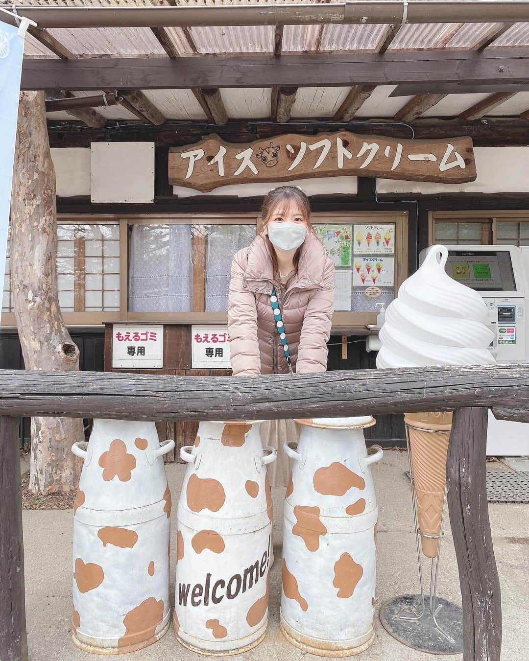 水瀬琴音さんのインスタグラム写真 - (水瀬琴音Instagram)「🐮🥛🐮🥛 ･ 那須の帰りの日に ソフトクリームたべたい！ってなって 牧場寄ってから帰ったんだ〜🐮🌱  甥っ子と一緒にお馬さんにも乗ったよ🥰 ポニー以外初めて乗ったの！ たのしかったーーっ🥳💕💕 ・ ・ ・ #那須高原 #南ヶ丘牧場  #ソフトクリーム #牧場 #馬」4月7日 22時23分 - kotone_dayo___