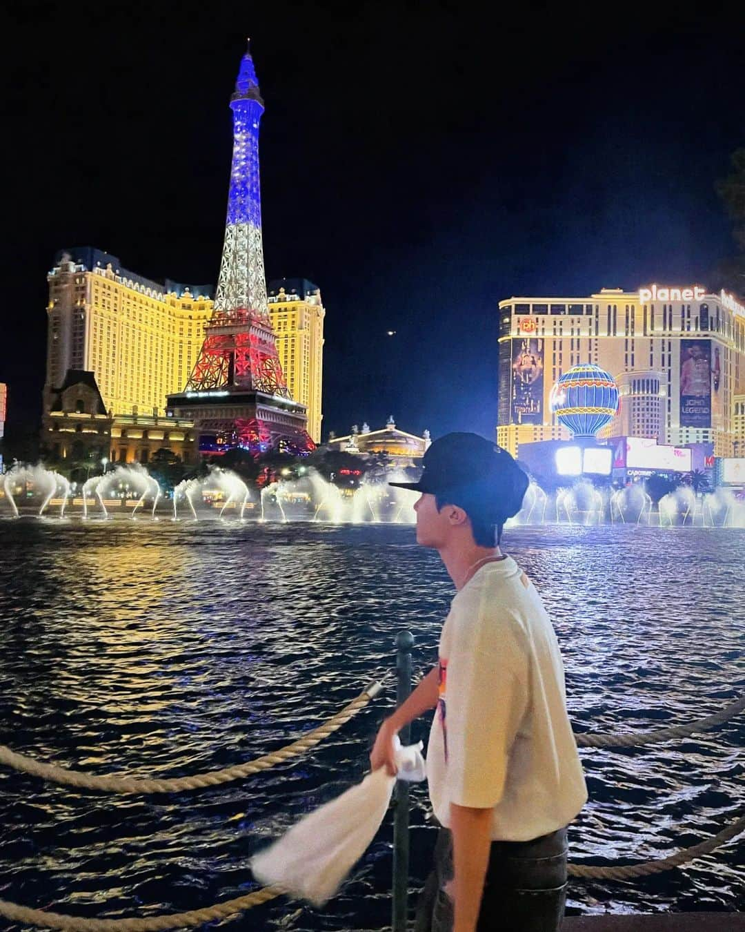 J-HOPEさんのインスタグラム写真 - (J-HOPEInstagram)「What a beautiful night in VEGAS🌃💯」4月8日 8時37分 - uarmyhope