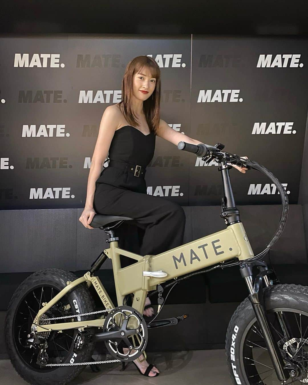 宮澤成良（宮沢セイラ）さんのインスタグラム写真 - (宮澤成良（宮沢セイラ）Instagram)「デンマークのe-BikeブランドMATE.BIKEが、日本に上陸してから1周年がたちました！！  とてもオシャレでかっこよく様々な技術を結集させた至高の電動自転車😊  好きな時に折り畳みできて、カラーも豊富で乗りやすかったです♪ぜひ乗ってみて〜  @matebikejapan   #matebike  #電動自転車  #折り畳み自転車  #🚲」4月8日 18時20分 - seira_miyazawa