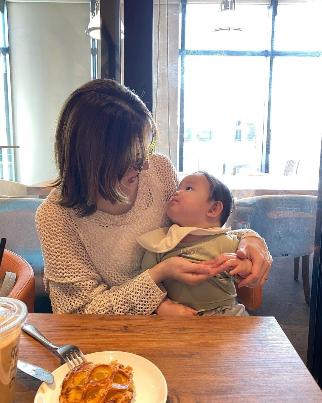 ハミ さんのインスタグラム写真 - (ハミ Instagram)「▽ cafe🥧💕  子供が産まれて一口のサイズが倍になったのは私だけでしょうか🐷？  食べるスピードも、なんなら量も倍位になってて怖い😇  #lovecakes#cafe#sweets」4月9日 20時58分 - hami0519