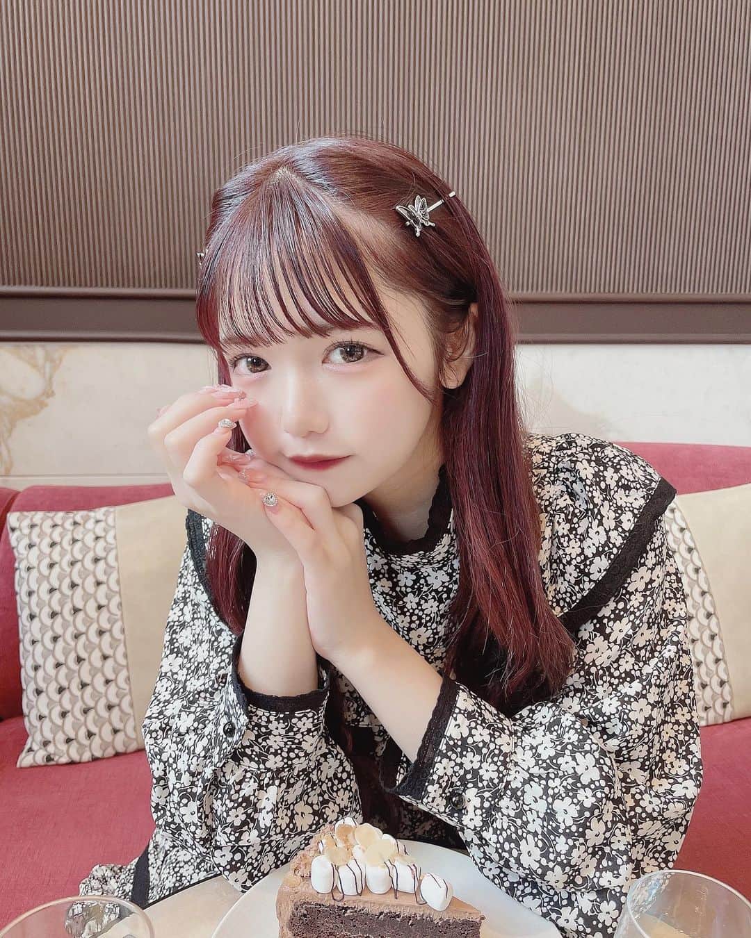 津代美月さんのインスタグラム写真 - (津代美月Instagram)「. ちょっと前にピンクラベンダーに染めたん 🌸 すき さくらと撮りたかったけどおそかったあ、  #新宿カフェ #thejonescafeandbar」4月9日 21時11分 - __tsushiromizuki