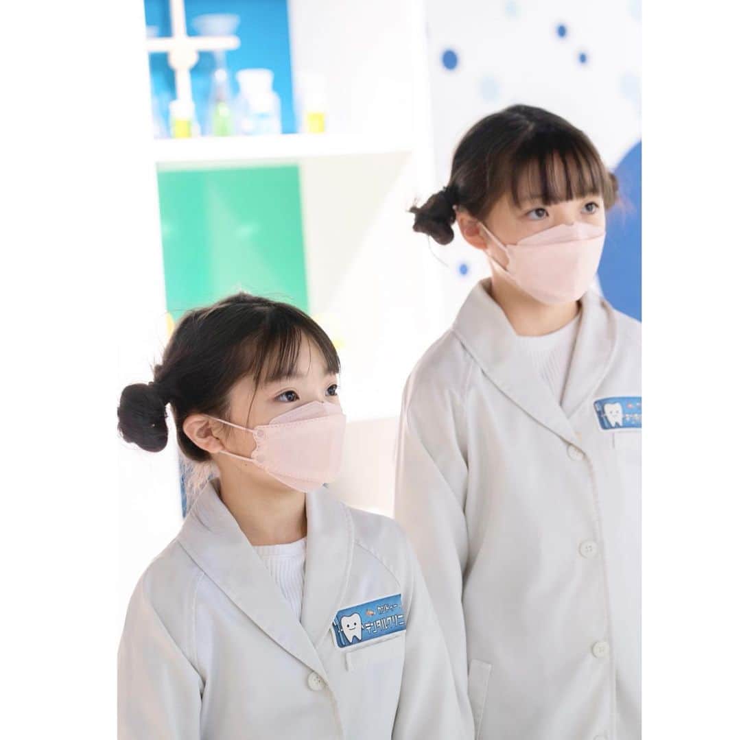 Yukiさんのインスタグラム写真 - (YukiInstagram)「こんな歯医者さん🦷🪥いかがでしょーw??  たまたま履いていたパンツが白だったので白衣のセットに見える👀  歯科体験、楽しかったって言ってました☺️✨  #カンドゥー #三姉妹 #春休み #職業体験」4月10日 9時22分 - yukikuu96