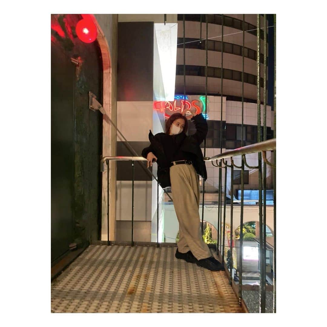 藤原さくらさんのインスタグラム写真 - (藤原さくらInstagram)「大阪だーー！  昨日はマブに連れられ 新喜劇を初めて見にいったんだけど あんな面白いんだね…。 ずっと爆笑、ずっと見てられるあれは 漫才も落語もサイコーだった！  完全に英気を養ったので わたしもライブがんばりまっす  #ただの観光客　#よかったね」4月10日 13時08分 - mammothsakura