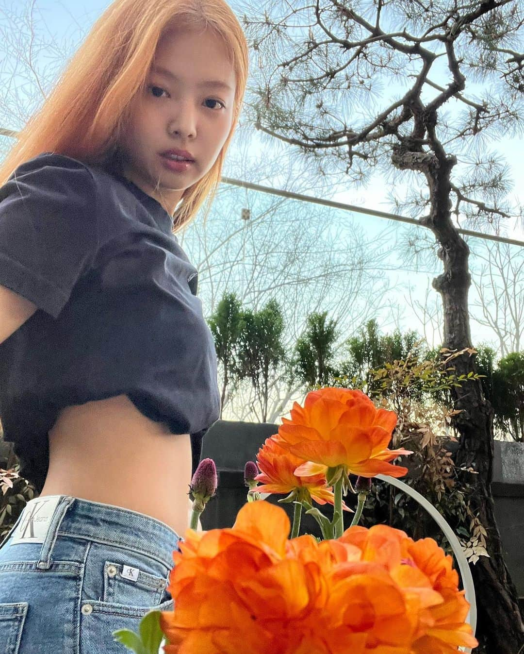 ジェニーさんのインスタグラム写真 - (ジェニーInstagram)「Dont talk to me or my new hair🧡」4月10日 19時24分 - jennierubyjane