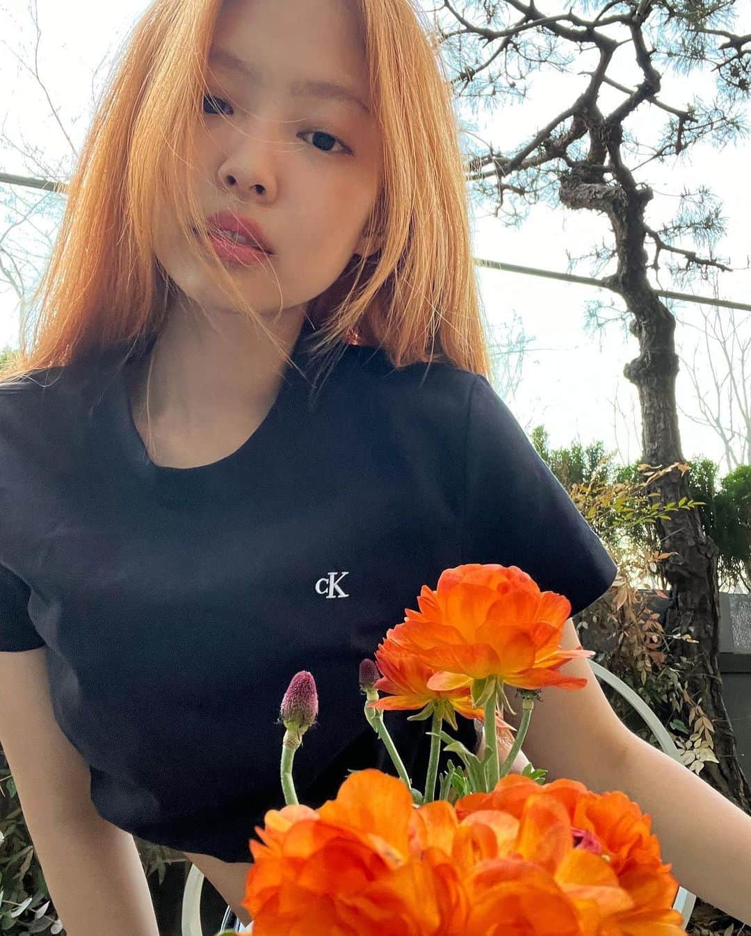 ジェニーさんのインスタグラム写真 - (ジェニーInstagram)「Dont talk to me or my new hair🧡」4月10日 19時24分 - jennierubyjane