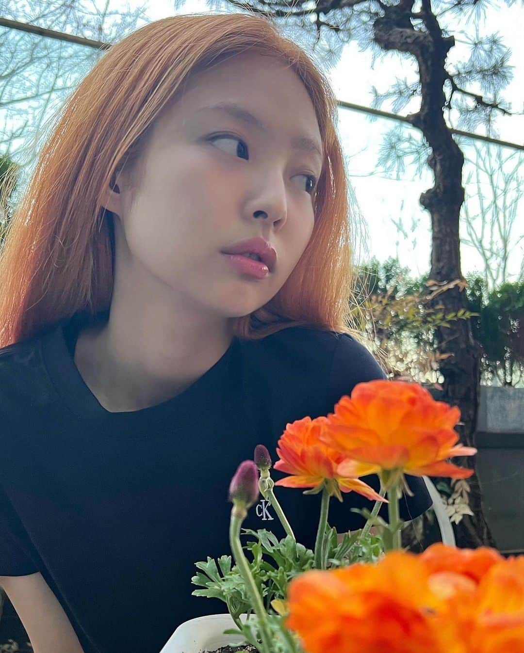 ジェニーさんのインスタグラム写真 - (ジェニーInstagram)「Dont talk to me or my new hair🧡」4月10日 19時24分 - jennierubyjane