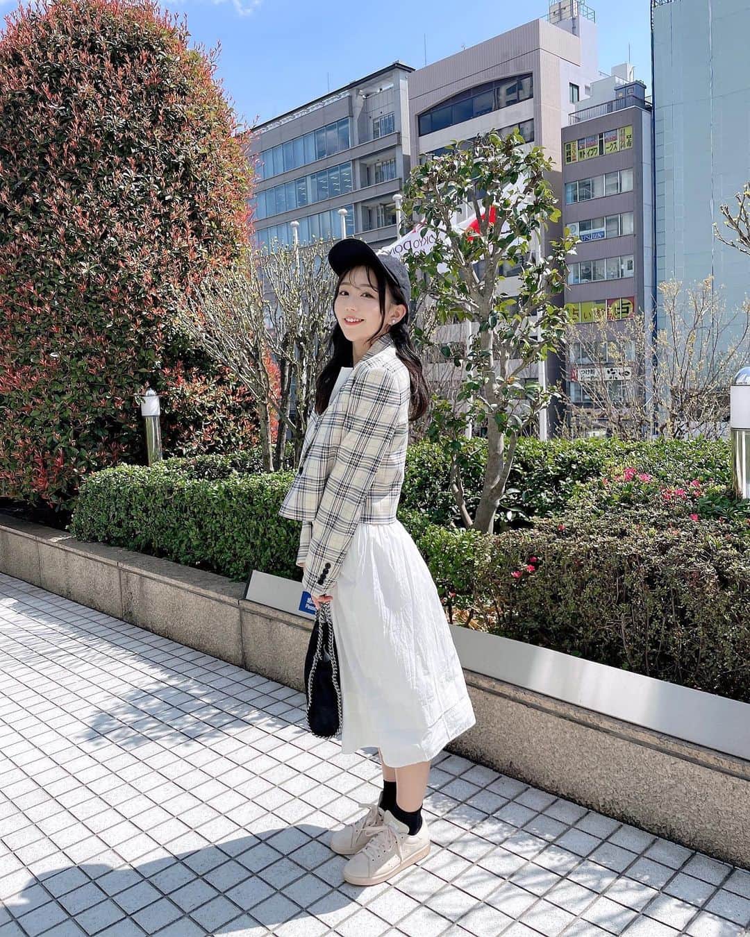 日野麻衣さんのインスタグラム写真 - (日野麻衣Instagram)「春の天気🌸幸せいっぱい❤︎  #お散歩 #春 #まいこーで」4月10日 19時34分 - hinomaiofficial