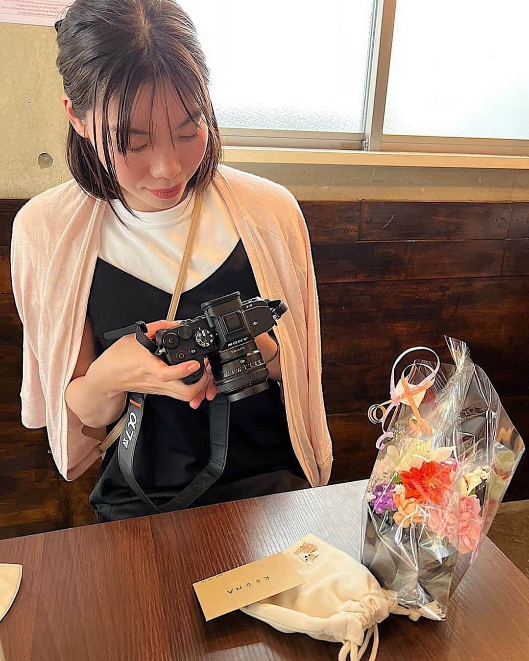 寺村美穂さんのインスタグラム写真 - (寺村美穂Instagram)「#20220410  1年くらい前からずっと チーズケーキ行こう行こうと 言い続けて、やっと、、🧀❤️  今も毎日ハードな練習をして 良い結果を残してるれおなは 本当にかっこいいし輝いてる✨ 刺激になります🤝🏻ありがとう☺️  #チーズケーキ愛  #4種類  #欲張りましたごめんなさい  #日本新記録おめでとう  #牛を見て東御思い出した 🐄」4月10日 21時07分 - teramipooo