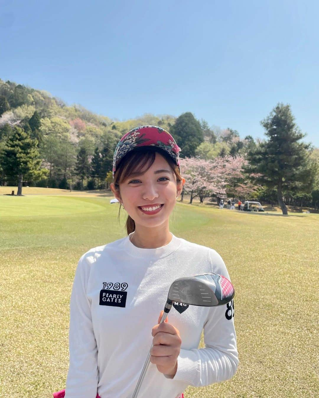 白戸ゆめのさんのインスタグラム写真 - (白戸ゆめのInstagram)「⛳️ . 何人かの方から質問をいただいたのですが、 現在のベストスコアは126です！ まだまだ頑張ります😊 . #ゴルフ #ゴルフ女子 #ゴルフコーデ #春コーデ #パーリーゲイツ #23区」4月11日 20時07分 - yumeno.s_