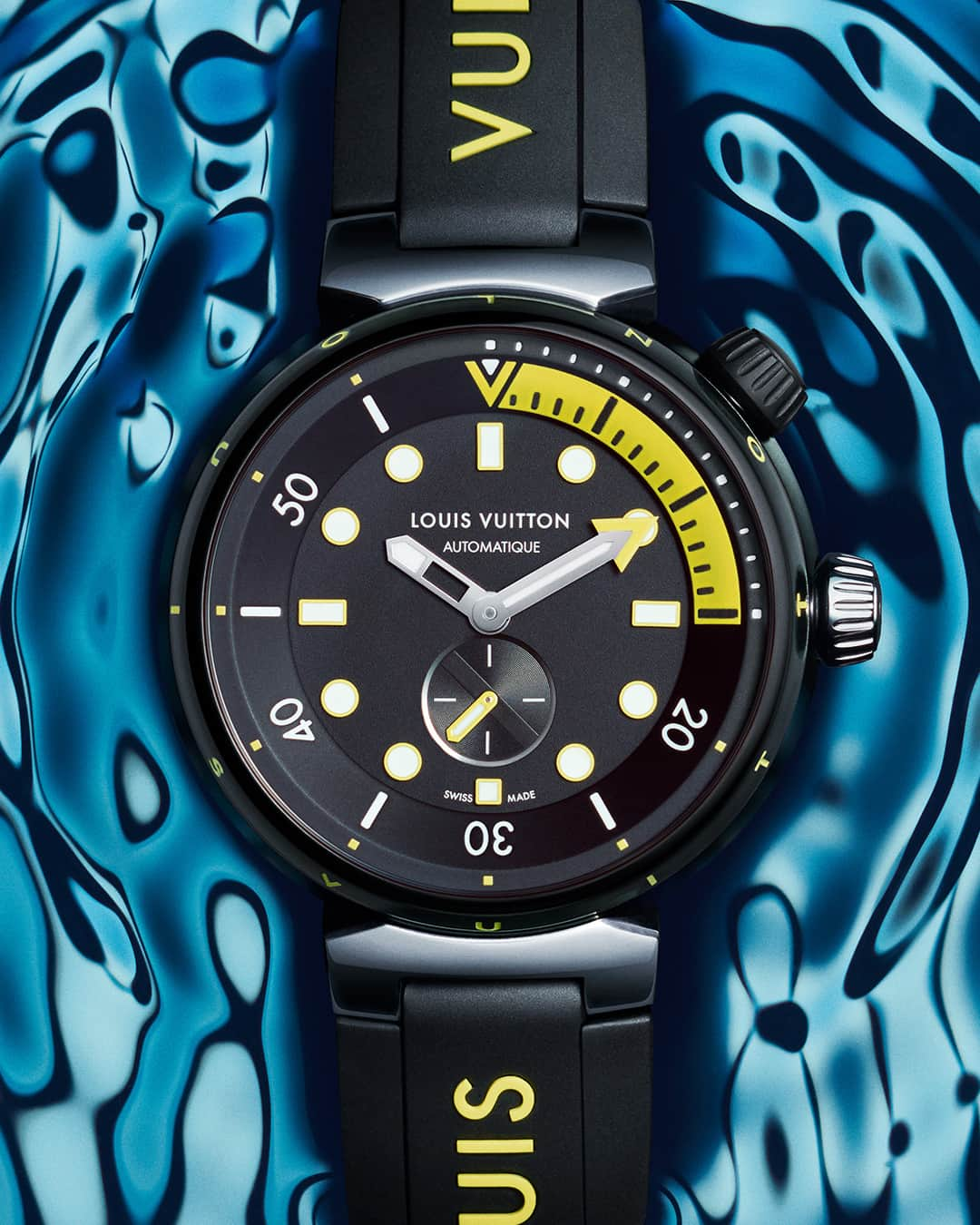 ルイ・ヴィトンさんのインスタグラム写真 - (ルイ・ヴィトンInstagram)「Ready for an adventure. #LouisVuitton’s #TambourStreetDiver features bold and contrasting colors to ensure perfect legibility during a dive, even in low light. Learn more about the features and the #LVWatches collection via link in bio.」4月12日 2時00分 - louisvuitton