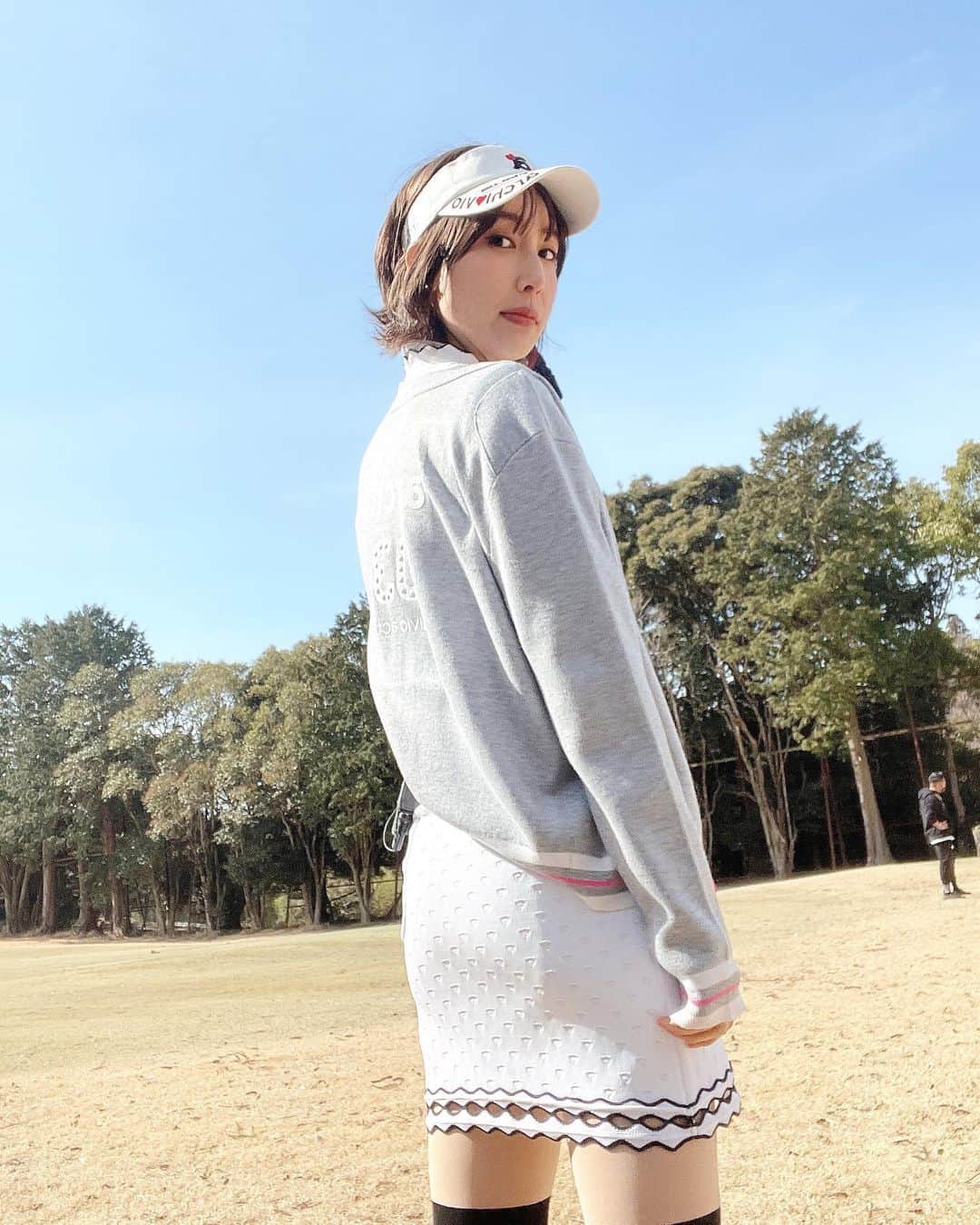 米澤有さんのインスタグラム写真 - (米澤有Instagram)「🤍😋🤍 今日も良い一日に💛  #golfwear #golf #sunny #ootd #golfgirl #golfstagram #golfstyle⛳️ #instamood #goodmorning」4月13日 6時35分 - yu.u.yonezawa