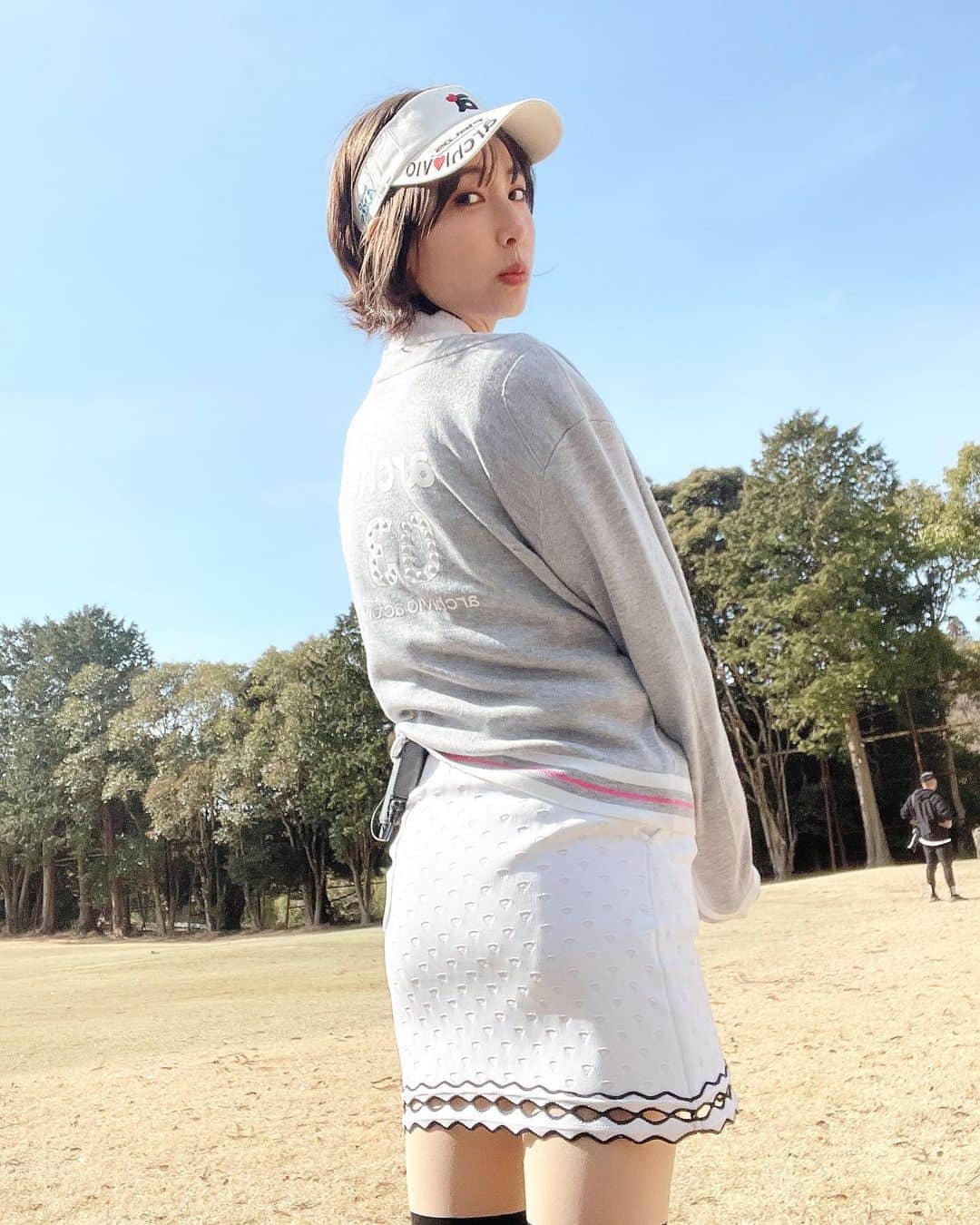 米澤有さんのインスタグラム写真 - (米澤有Instagram)「🤍😋🤍 今日も良い一日に💛  #golfwear #golf #sunny #ootd #golfgirl #golfstagram #golfstyle⛳️ #instamood #goodmorning」4月13日 6時35分 - yu.u.yonezawa