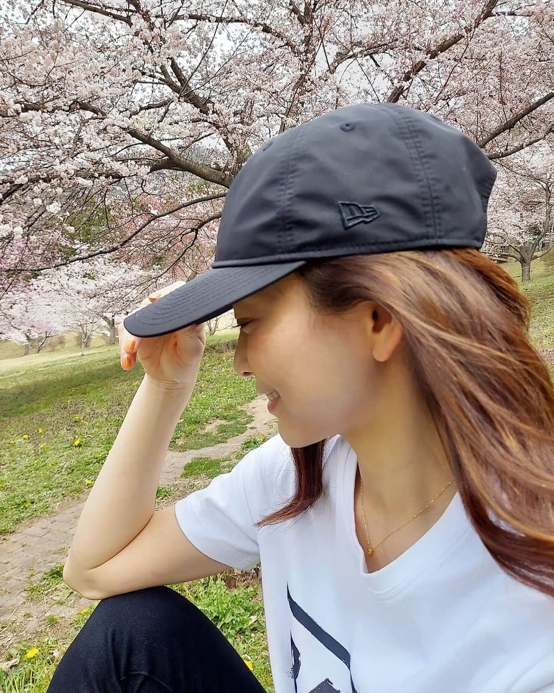 佐藤純さんのインスタグラム写真 - (佐藤純Instagram)「ニューエラ ✖️ 神山まりあちゃんのコラボキャップ🧢  @newerajapan   @mariakamiyama   つばの部分が深いのが素敵ー💕  ブラックとカーキの2色買いしちゃった😁  Tシャツは @balr_jpn  バッグは @jandmdavidson  #newera #ニューエラ #神山まりあ #キャップ #balr #桜 #jandmdavidson #ママ #ママモデル #モデル #mama #mamamodel #model」4月13日 12時13分 - junsatoidea