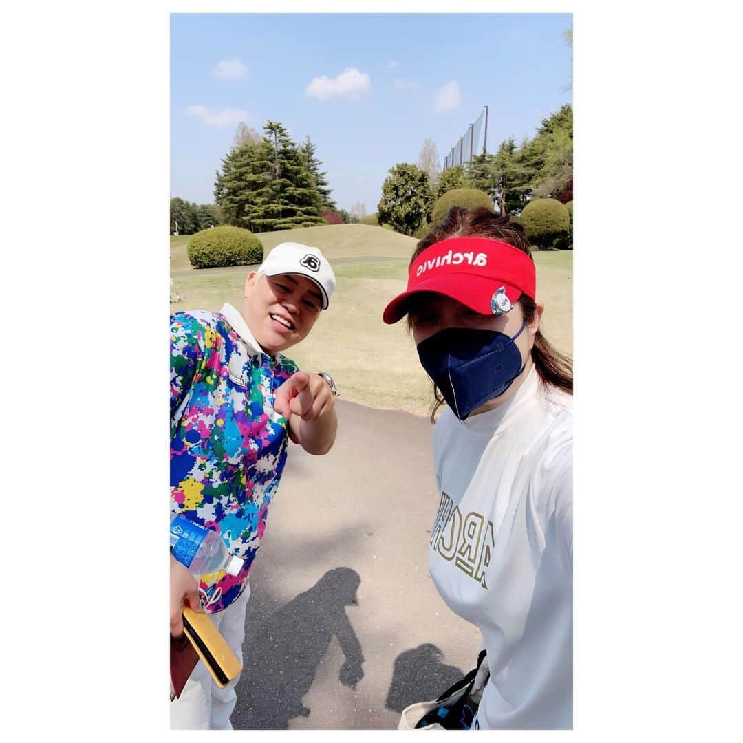 井上貴子さんのインスタグラム写真 - (井上貴子Instagram)「きのうはゴルフコンペに参加^ ^  アルチビオさんに衣装協力して頂きました^ ^  筑波カントリーで めっちゃ楽しくステキなひと時を過ごしましたー  みなさん 毎回親切にしてくださり ありがとうございます  あたたかくなってきて 過ごしやすくなったけど  まだまだ油断禁物  三寒四温は続くようです  この時期のお天気は気まぐれね  Happyで^ ^  プロフィール画面に記載のURLより 通販サイト「神取屋」に飛べます^ ^  コロナ禍に携わる全てのお仕事の皆様 心から感謝しています 引き続き油断せずお気をつけてお過ごし下さいませ  #井上貴子  #LLPWX #女子プロレス #トイプードル #ゴルフ #アルチビオ #衣装協力 #筑波カントリークラブ #https://www.youtube.com/c/takacoinoue  #cacatocacat #大谷くんがんばれ #貴子ちゃんちゅーぶ #YouTubeはじめました #チャンネル登録お願い致します #LLPWX通販サイト神取屋 #感謝 #STOPCOVID19」4月13日 17時30分 - takaco_inoue