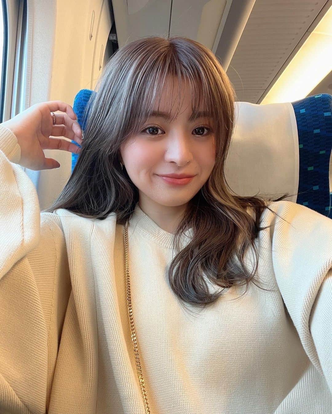 田中優衣さんのインスタグラム写真 - (田中優衣Instagram)「念願の美容室🌼🌼 前田さんのおかげで復活しました。  顔の皮向けがすごい気になるけど 見てみないふりしてね😰 どうしても隠れなかった。 苦手な人ごめんなさい🙇🏻‍♀️」4月14日 14時33分 - heisei_8nen