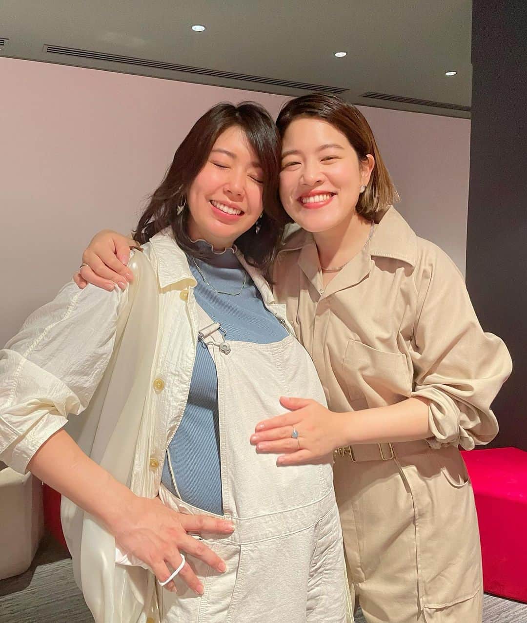 石橋穂乃香さんのインスタグラム写真 - (石橋穂乃香Instagram)「おそらく産前最後の京都🌸  優河 @__y_u_g_a__ の"言葉のない夜に"リリースツアーを観に。  妊娠中、生歌を一番聴いてるのは絶対優河。我が子供ながら、お腹の中でこんなに優河の歌声が聴けていて羨ましいぜ。胎教バッチリ🙆🏻‍♀️❤️  ライブは、優河のレベルアップが凄まじくて、とても心強く、そして誇らしく思った夜でございました。 魔法バンドは本当に魔法。  そして少し久しぶりの京都はやっぱり落ち着く。 スマート珈琲さんで一人でゆっくりお茶、なんてのも、今までは当たり前だったけどこれからは贅沢な時間だったなぁと思い返すのだろうな、と🤰  今まで以上に日常を尊く感じる今日この頃なのであります🌸」4月14日 16時37分 - honoohno