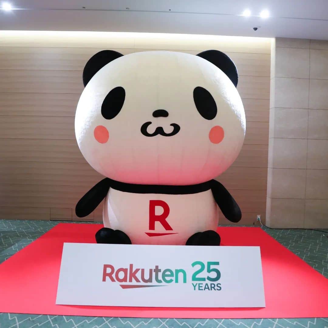 三木谷浩史さんのインスタグラム写真 - (三木谷浩史Instagram)「Rakuten 25th Anniversary 25周年バーティ」4月15日 9時00分 - hiroshi.mikitani