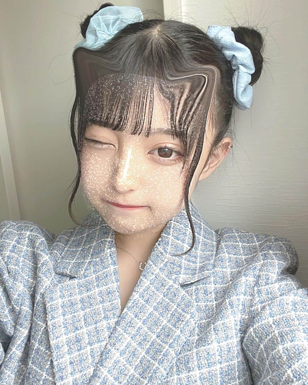 MINAMIさんのインスタグラム写真 - (MINAMIInstagram)「. 髪の毛色んなとこから飛び出すぎな〜( ¨̮ )💦」4月15日 17時46分 - mimi.minami.mimi