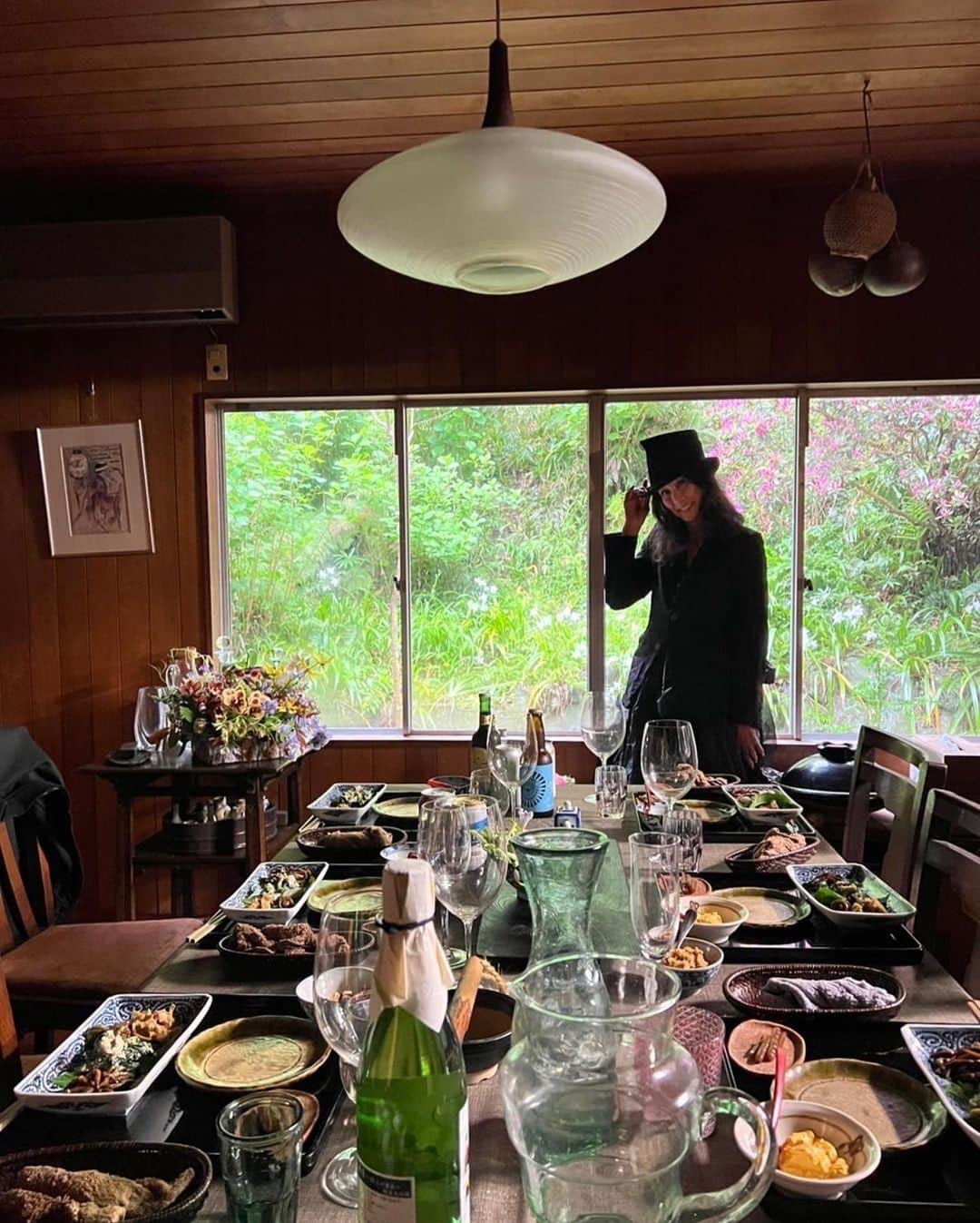 萬田久子さんのインスタグラム写真 - (萬田久子Instagram)「世にもステキな古民家での🍃野草の宴🌿 ⁡ #鎌倉 #古民家 #食事 #筍 #つくし #菜の花 #ノビル #春 #萬田久子」4月15日 19時32分 - hisako.manda_official