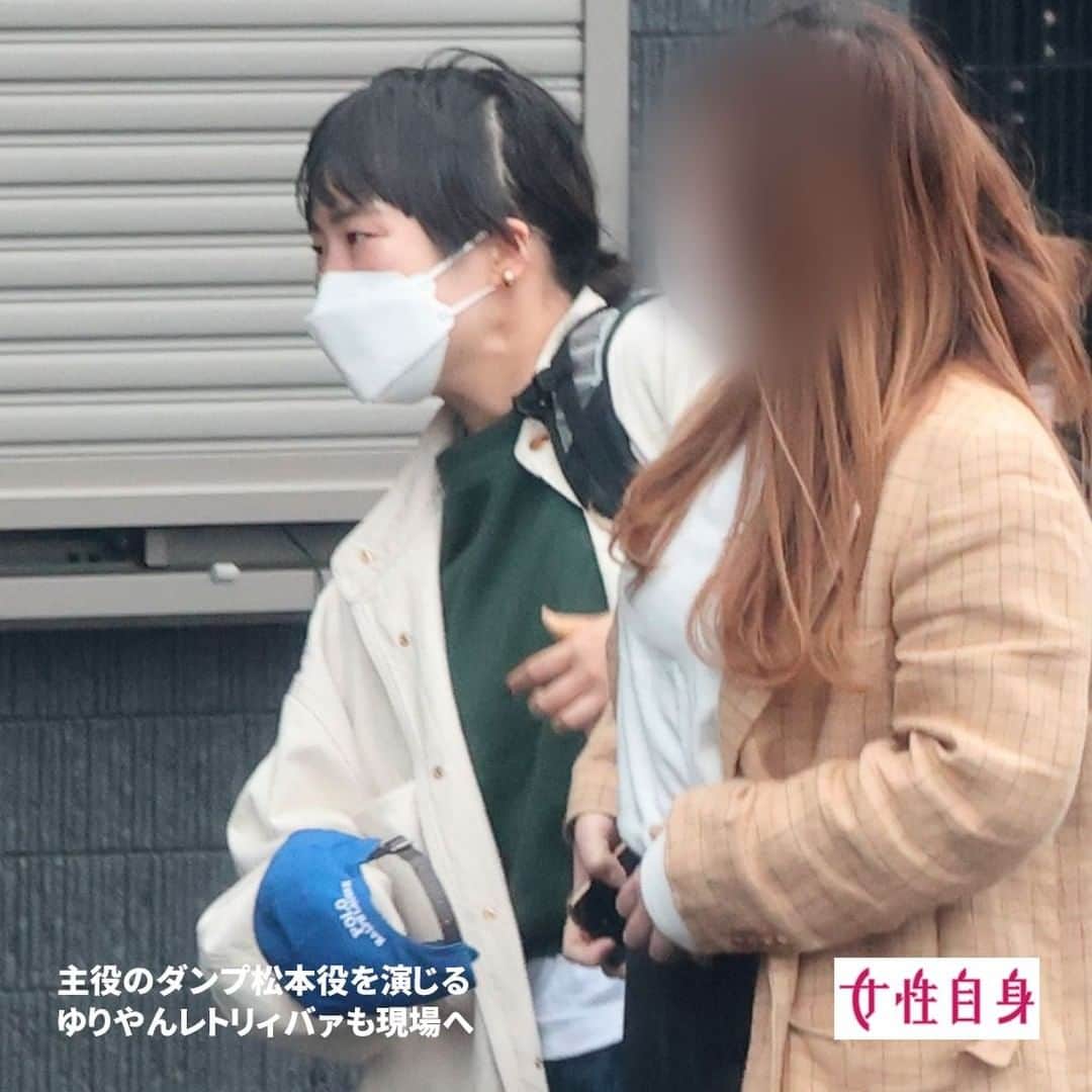 女性自身 (光文社)さんのインスタグラム写真 - (女性自身 (光文社)Instagram)「📣唐田えりか　再起賭けるプロレスラー役に苦戦…5キロ増量もダメ出し連発 --- 4月上旬、東京近郊の道場に若い女性たちが集まってきた。そのなかに白のニット帽にカーキのブルゾンというカジュアルな服装の唐田えりか（24）が。 この数日前には黒のコートとデニムに身を包んだ剛力彩芽（29）の姿があったーー。 「2人はNetflixのドラマ『極悪女王』で伝説のプロレスラーを演じるためのトレーニングに訪れていたそうです。 『極悪女王』は’80年代の女子プロレス界が舞台で、ゆりやんレトリィバァ（31）がかつて“極悪女王”と呼ばれたダンプ松本役で主演を務めます。 ダンプ松本のライバルだったクラッシュギャルズの長与千種を唐田さんが、ライオネス飛鳥を剛力さんが演じます」（芸能関係者） そんな“お騒がせ”な2人が“過酷トレ”を行っているという―― --- ▶️続きは @joseijisin のリンクで【WEB女性自身】へ ▶️ストーリーズで、スクープダイジェスト公開中📸 ▶️投稿の続報は @joseijisin をフォロー＆チェック💥 --- #唐田えりか #極悪女王 #Netflix #女子プロレス #クラッシュギャルズ #長与千種 #剛力彩芽 #ゆりやんレトリィバァ #女性自身」4月15日 20時00分 - joseijisin