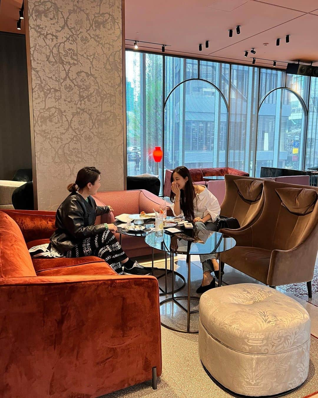 ヒョミン さんのインスタグラム写真 - (ヒョミン Instagram)「🪑🛋🪞」4月16日 12時25分 - hyominnn