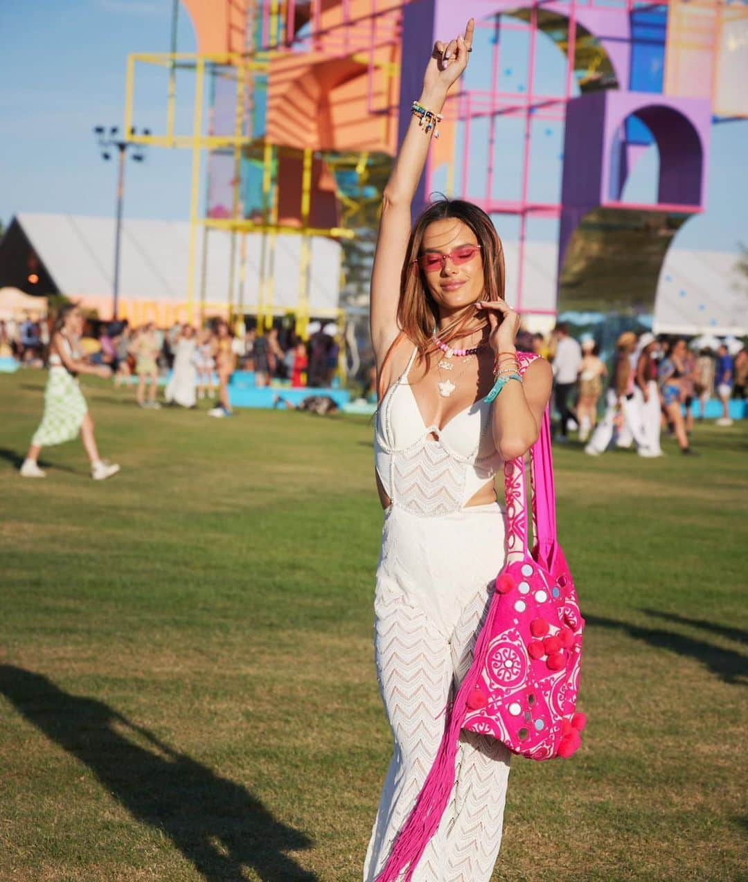 アレッサンドラ・アンブロジオさんのインスタグラム写真 - (アレッサンドラ・アンブロジオInstagram)「Back in my playground… 🎡🌟🌈💖 #coachella」4月16日 15時32分 - alessandraambrosio