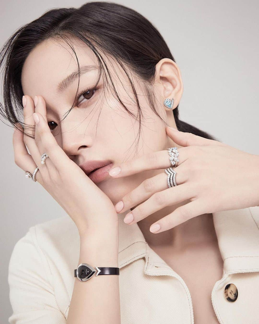 ムン・ガヨンさんのインスタグラム写真 - (ムン・ガヨンInstagram)「Crown your style with Joséphine @chaumetofficial 👑 #Chaumet #CrownYourStyle #GraceandCharacter #쇼메」4月17日 14時01分 - m_kayoung