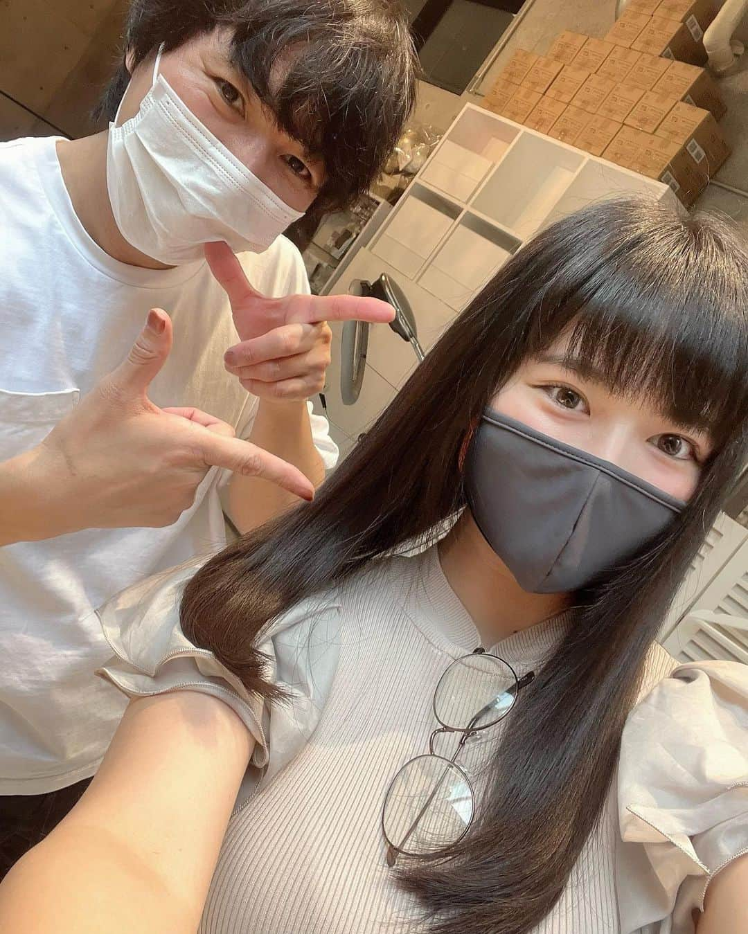 東雲うみさんのインスタグラム写真 - (東雲うみInstagram)「カットしてとぅるんとぅるんにしてもらった‼︎ 美容院行くと意識上がるよね…… . 今回はアフィーロの小吉さんにお願いしました😌   #ootd  #美容院」4月17日 15時19分 - umi_portrait