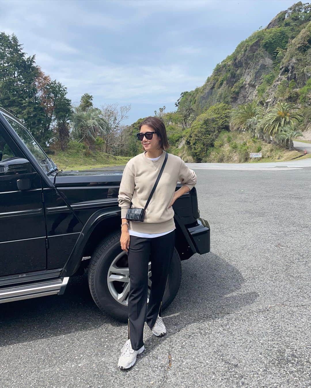 yukoさんのインスタグラム写真 - (yukoInstagram)「2022/04/17  今年２度目の鋸山へ⛰ 久しぶりに私の運転で、首都高ドキドキしながら片道だけ頑張った😂  スウェットはUNIQLOのメンズはSサイズでジャスト♡ 新価格でお得にね✌️  tops #uniqlo  pants #damefrank bag #bottegaveneta  shoes #newbalance」4月17日 16時03分 - sa_youu