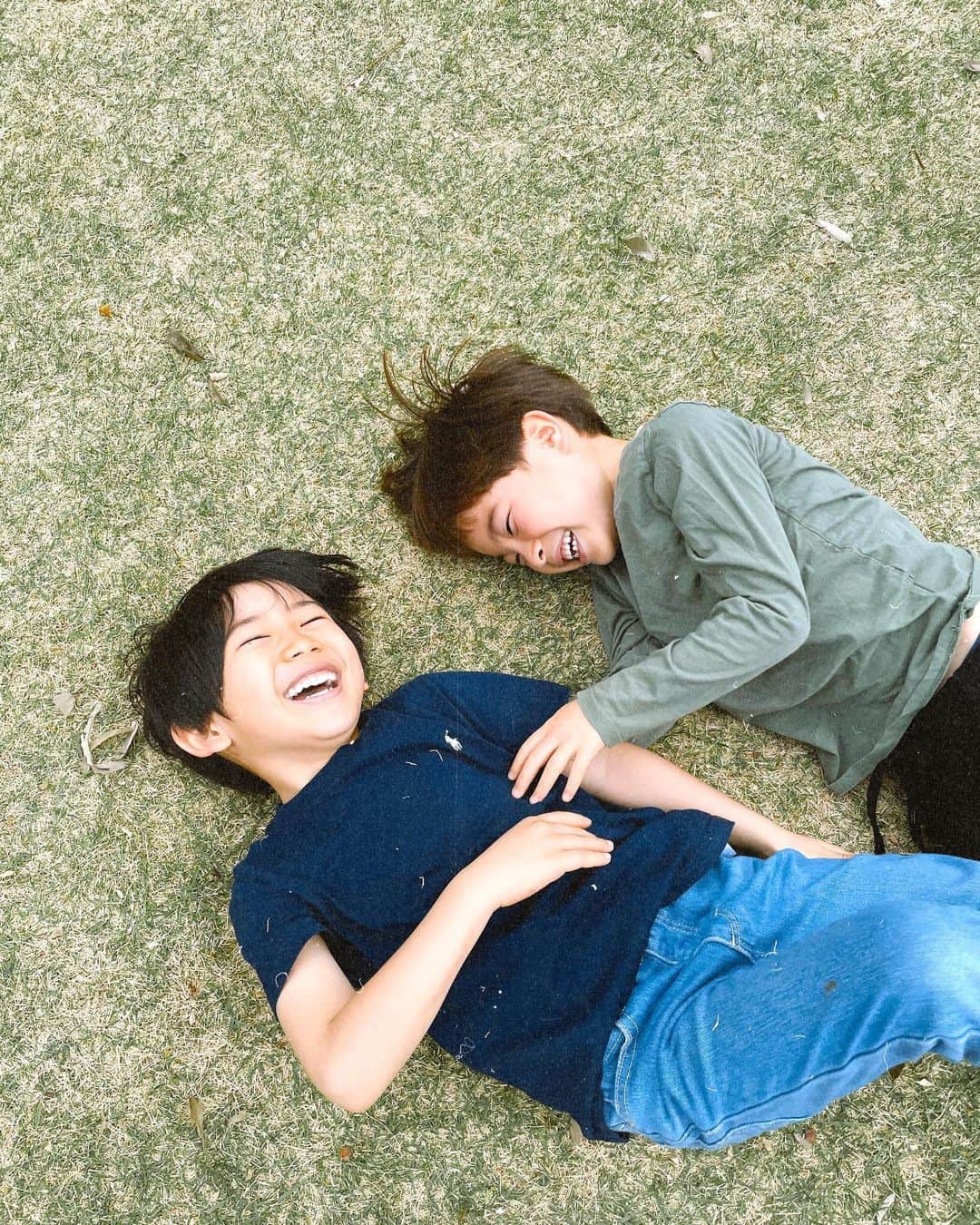 神山まりあさんのインスタグラム写真 - (神山まりあInstagram)「海外にいた大親友が帰ってきて、毎日が薔薇色のDEAN💚 ハグして泣きながら別れた日が忘れられないわ👦🏻 笑顔の2人をみて、大人たちは あぁ幸せだなぁ〜と思うのでした🌸  #bestfriendforever」4月17日 16時28分 - mariakamiyama