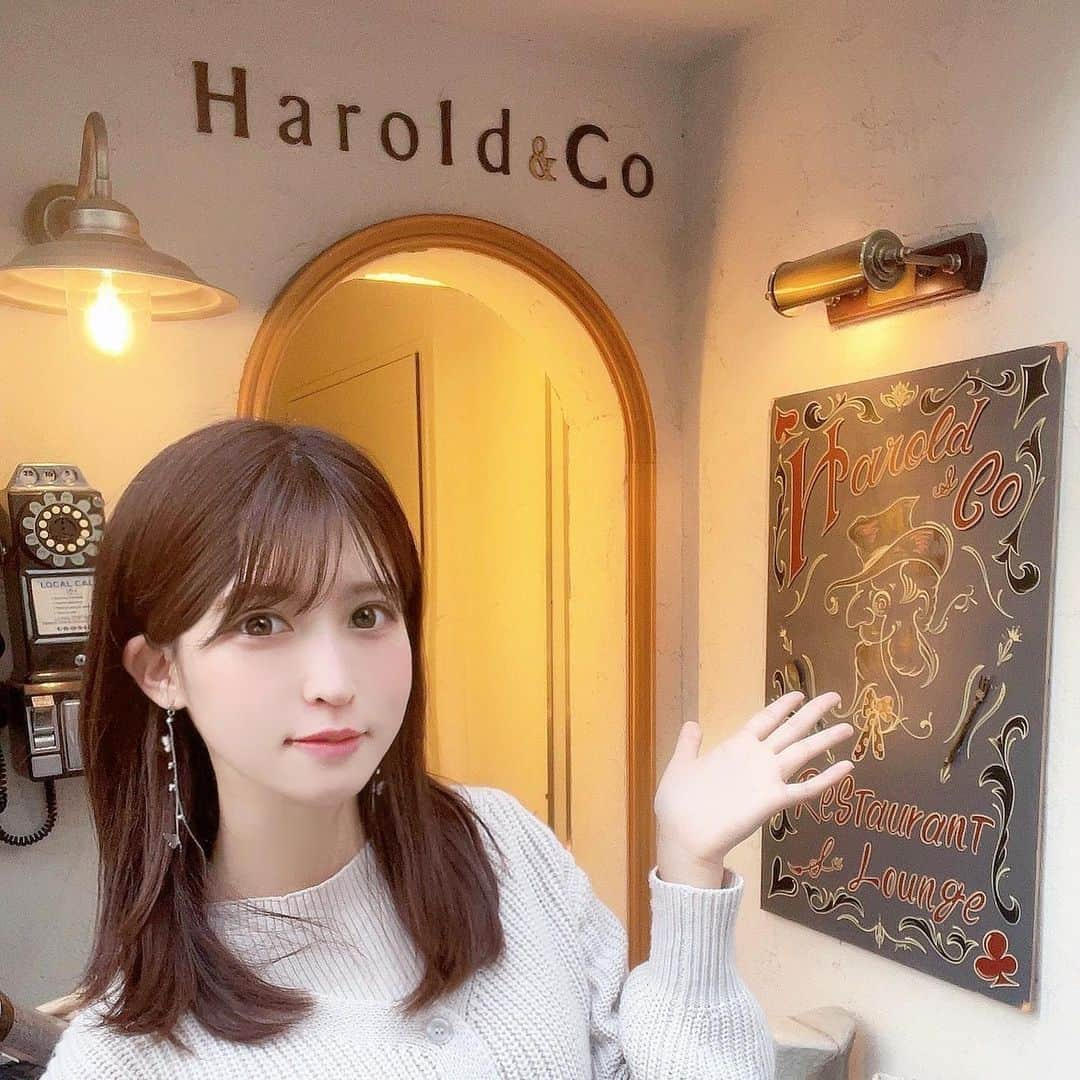 猫田あしゅさんのインスタグラム写真 - (猫田あしゅInstagram)「テーブルアートのお店に行ってきた . @harold_and_co  . お店の外観からとても可愛いかった！🗝 目の前で作ってもらう炎のチーズリゾットや食べれるシャボン玉のカクテル、テーブルアートなどエンターテイメントがすごかった！ 他にも色々あったけれど行ってからのお楽しみ🤫♡ お味もとても美味しかったです😋 誕生日や大切な記念日などにおすすめ◎ . #haroldandco #ハロルドアンドコー #表参道カフェ #テーブルアート #記念日 #happybirthday #ハッピーバースデー #サプライズ」4月17日 17時40分 - nekota_ashu