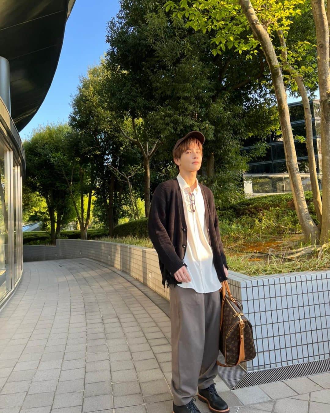 岩田剛典さんのインスタグラム写真 - (岩田剛典Instagram)「ライブ終わってもまだ外明るい。  あざした🫶🏼🕊  #EXILE #REDPHOENIX」4月17日 18時21分 - takanori_iwata_official