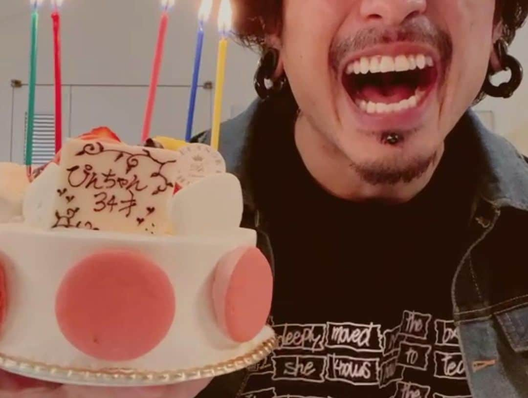 Taka さんのインスタグラム写真 - (Taka Instagram)「みんなありがとう！ 誕生日二日間の思い出達。 34になりました。笑笑 よろしくお願いします。」4月18日 3時29分 - 10969taka