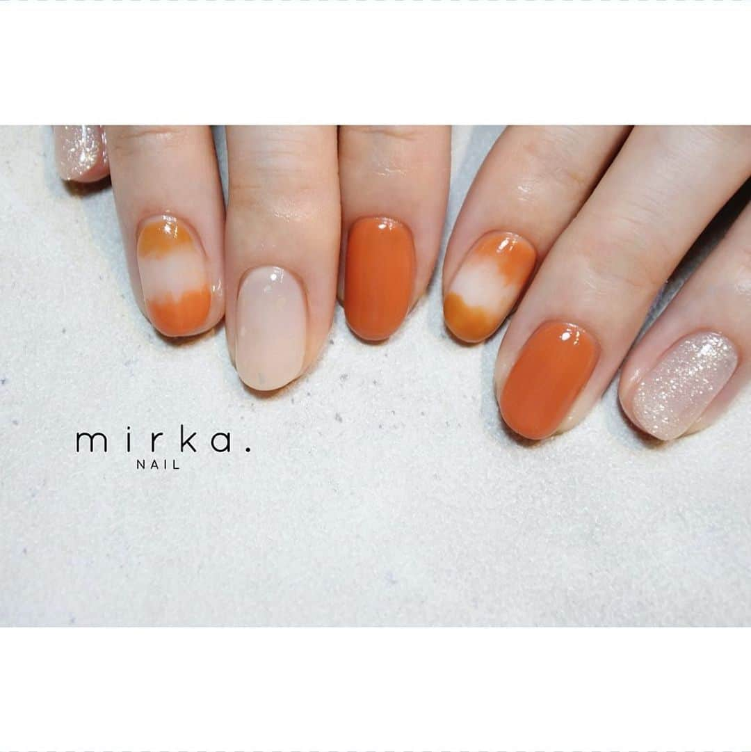 mirka. NAIL(ミルカネイル)さんのインスタグラム写真 - (mirka. NAIL(ミルカネイル)Instagram)「⁡ ⁡ orange🍊 ⁡ ⁡ #mirkaおまかせネイル ………………………………………………………… ⁡ ご予約、お問い合わせは LINE ID⇒ @mirka.nail (@含む)まで。 ⁡ ご新規様はハイライトの「ご案内」と「ご予約方法」を必ずお読みいただいてからご予約くださいますようお願いいたします。 空き状況はや詳細はLINEの投稿からご確認ください。 ⁡ 感染予防対策をしっかり行ったうえでお客様をお迎えしております。 ⁡ 〈感染予防の取り組み〉と〈お客様へのお願い〉を ハイライトにてまとめておりますので、ご確認くださいませ◯ ⁡ ⁡ ⁡ #mirkanail#nails#nail#nailart#naildesign #ショートネイル#ネイルアート#ネイルデザイン#ネイル#大人ネイル#シンプルネイル#オフィスネイル#ニュアンスネイル#ナチュラルネイル#カジュアルネイル#ショートネイルデザイン #プライベートサロン#プライベートネイルサロン#東京ネイルサロン#東京ネイル#江東区ネイルサロン」4月18日 11時26分 - mirka.nail