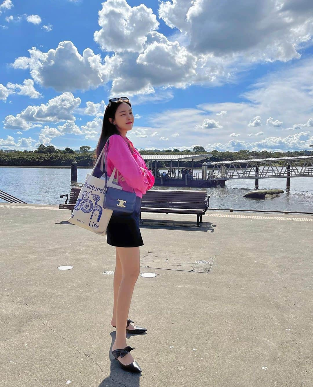 ヒョミン さんのインスタグラム写真 - (ヒョミン Instagram)「Sydney in pink. 🇦🇺💞」4月18日 15時41分 - hyominnn