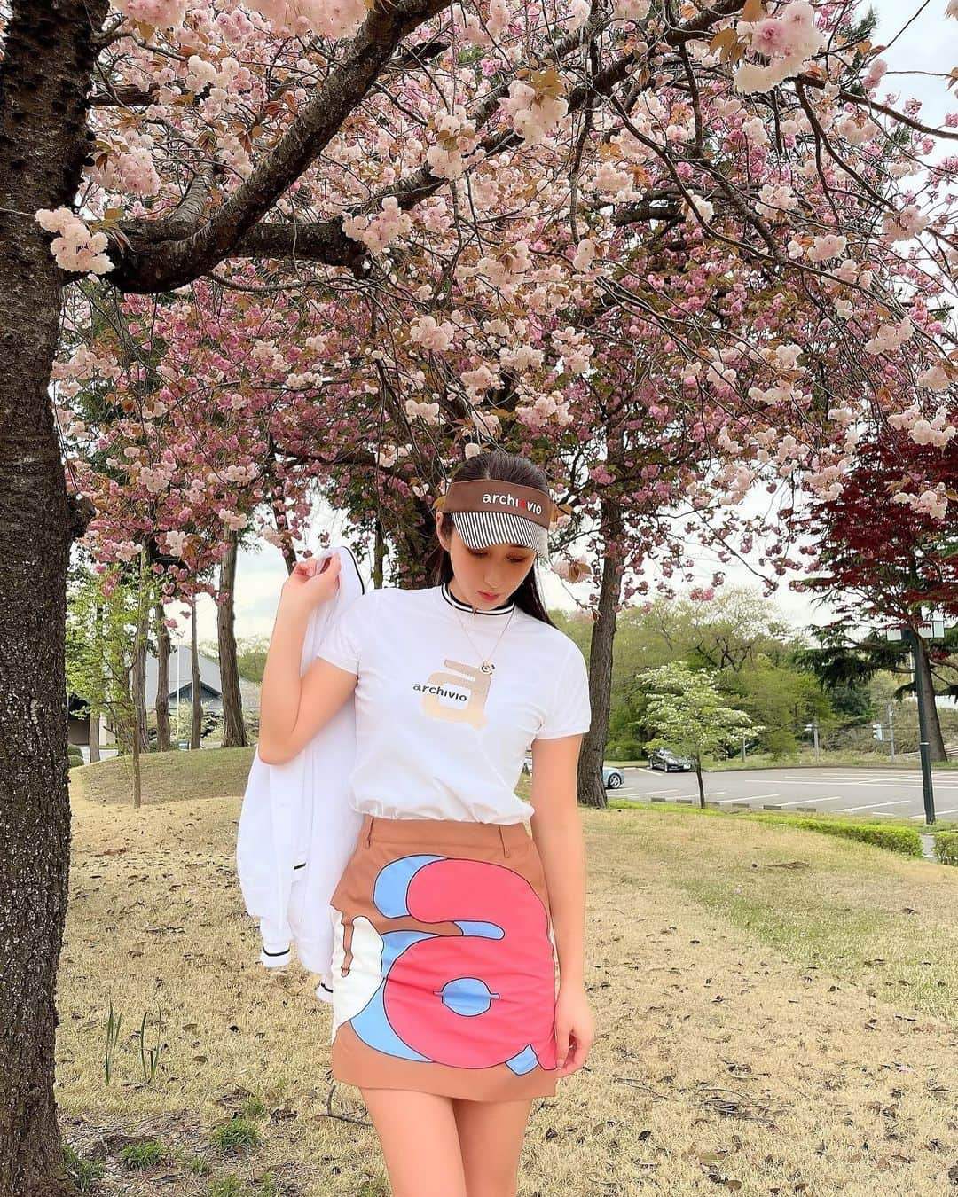 佐藤衣里子さんのインスタグラム写真 - (佐藤衣里子Instagram)「久々のゴルフ〜🏌️‍♀️ もっと練習しなきゃだ😢  八千代まだ桜咲いてて 綺麗だった💕🌸🏌️‍♀️✨  ウェアは @archivio.official_online だよん🤎💙🤍  #太平洋#八千代#golf#アルチビオ#archivio」4月18日 16時14分 - eriko0625