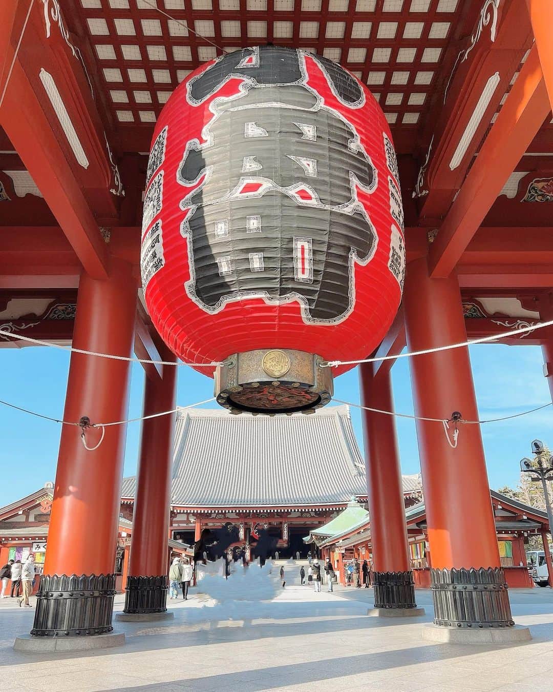 YURIさんのインスタグラム写真 - (YURIInstagram)「Take a walk wearing a kimono👘🏮 Actually Japanese culture is  wonderful, so I wanna spread it to the world👏 、 、 、 浅草ぷらり⛩🇯🇵⚡️ 日本の文化ってすばらしいね！ 、 、 、 #asakusatokyo #tokyowalk #asakusa #kimonostyle #japanesegirl #浅草 #浅草着物レンタル #雷門」4月18日 20時19分 - y.u.r.i_y.u.r.i_