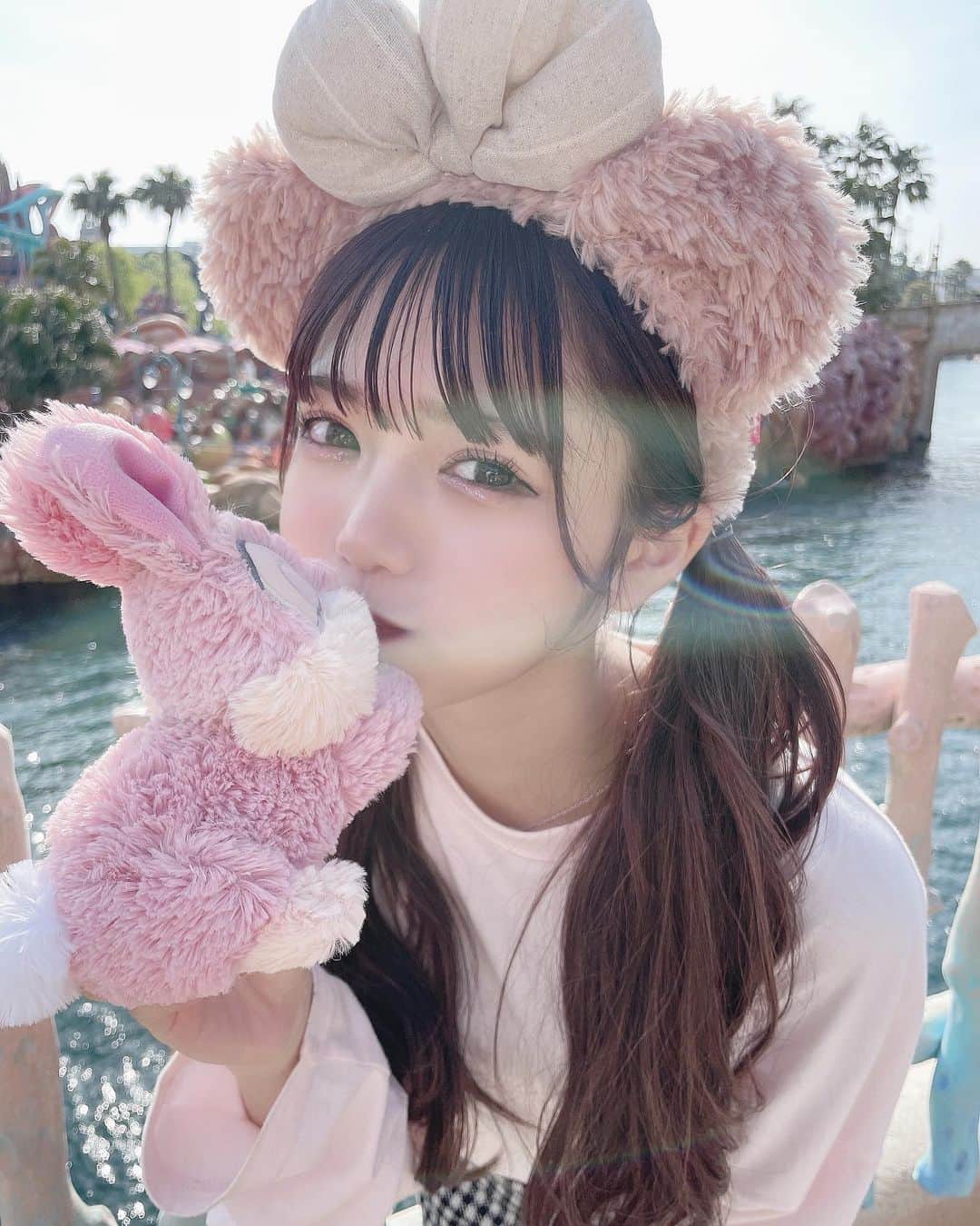 津代美月さんのインスタグラム写真 - (津代美月Instagram)「.  うさこちゃん達連れて帰りました  ちゅう  #ディズニーシー #DisneySea #epine」4月18日 22時18分 - __tsushiromizuki