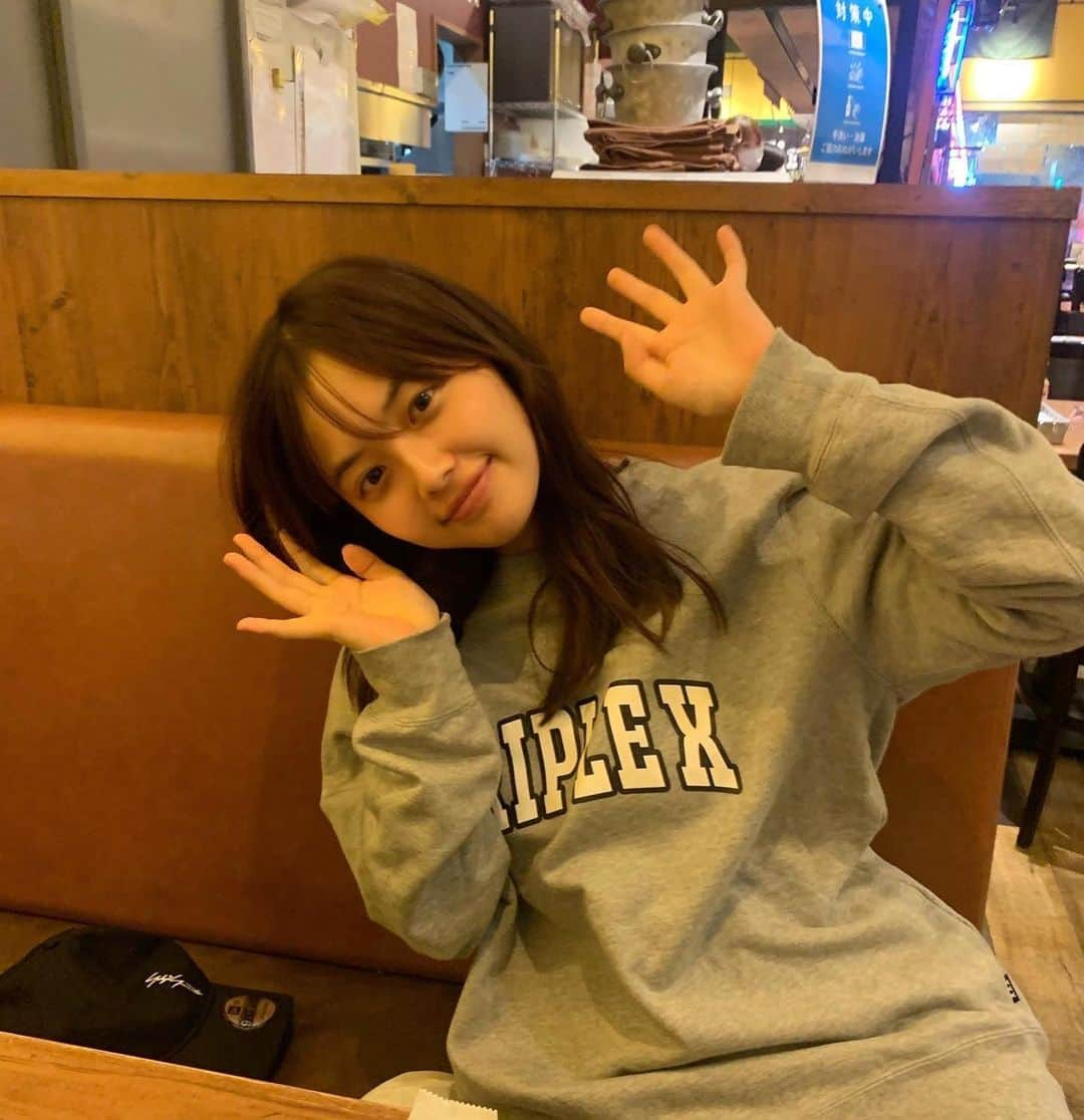 森日菜美さんのインスタグラム写真 - (森日菜美Instagram)「首傾けがち~👨🏽👨🏽 この日は父とワイン飲んだよ、おとなっ」4月19日 20時11分 - hinami_mori