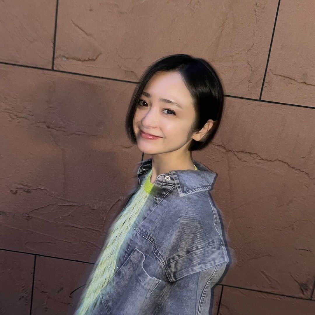 安達祐実さんのインスタグラム写真 - (安達祐実Instagram)「💚🤍💚 髪をさっぱりと。」4月19日 21時48分 - _yumi_adachi