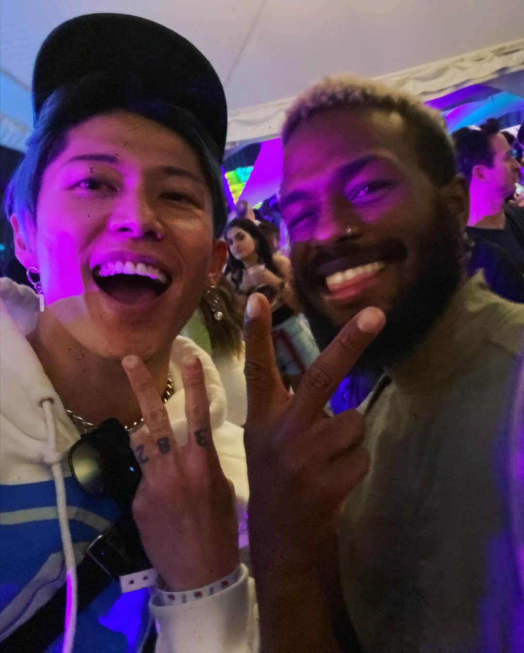 雅-MIYAVI-さんのインスタグラム写真 - (雅-MIYAVI-Instagram)「Coachella 2022 photo dump -001 🎡🙌🏻🙌🏻☀️😎🕺💯」4月20日 3時21分 - miyavi_ishihara