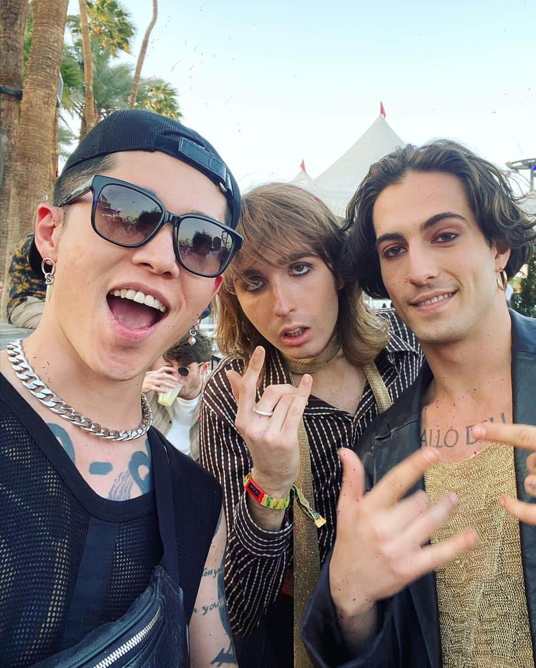 雅-MIYAVI-さんのインスタグラム写真 - (雅-MIYAVI-Instagram)「Coachella 2022 photo dump -001 🎡🙌🏻🙌🏻☀️😎🕺💯」4月20日 3時21分 - miyavi_ishihara