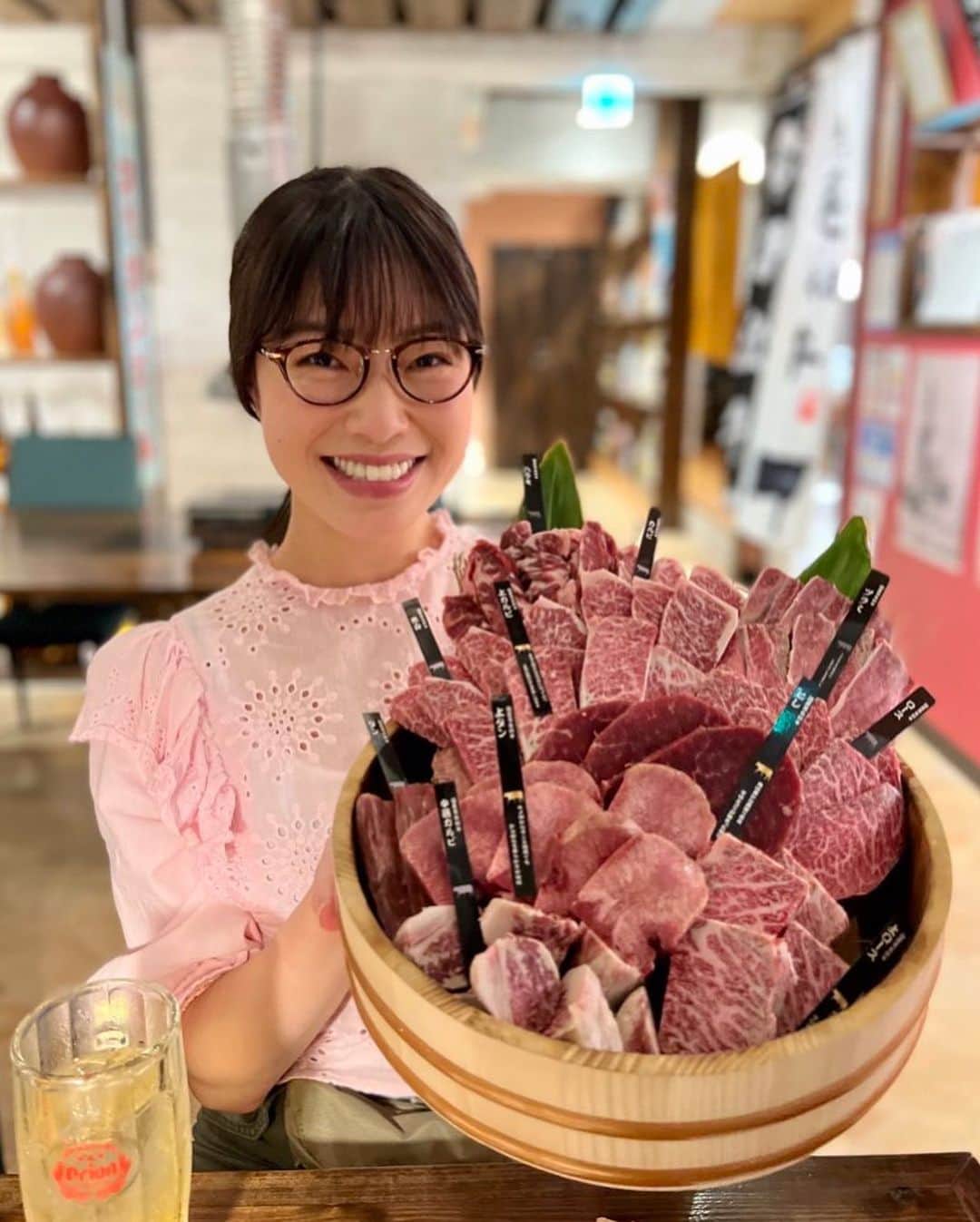 小田飛鳥さんのインスタグラム写真 - (小田飛鳥Instagram)「頑張る飯💪🥢 大好きな『大家（うふやー）』さん @ufuya.okinawa さんに、お初の『琉球焼肉天の川食堂てぃんがーら』 @tingara_motobu さん🥩💕 どちらも素敵な時間を過ごさせて頂きました♪ やっぱり豚肉美味しいな〜！ #おじぃ自慢のオリオンビール #オリオンビール #うふやー #天の川食堂 #japan #japanesefood #グルメ #gourmet」4月20日 14時00分 - asuka_oda_0320