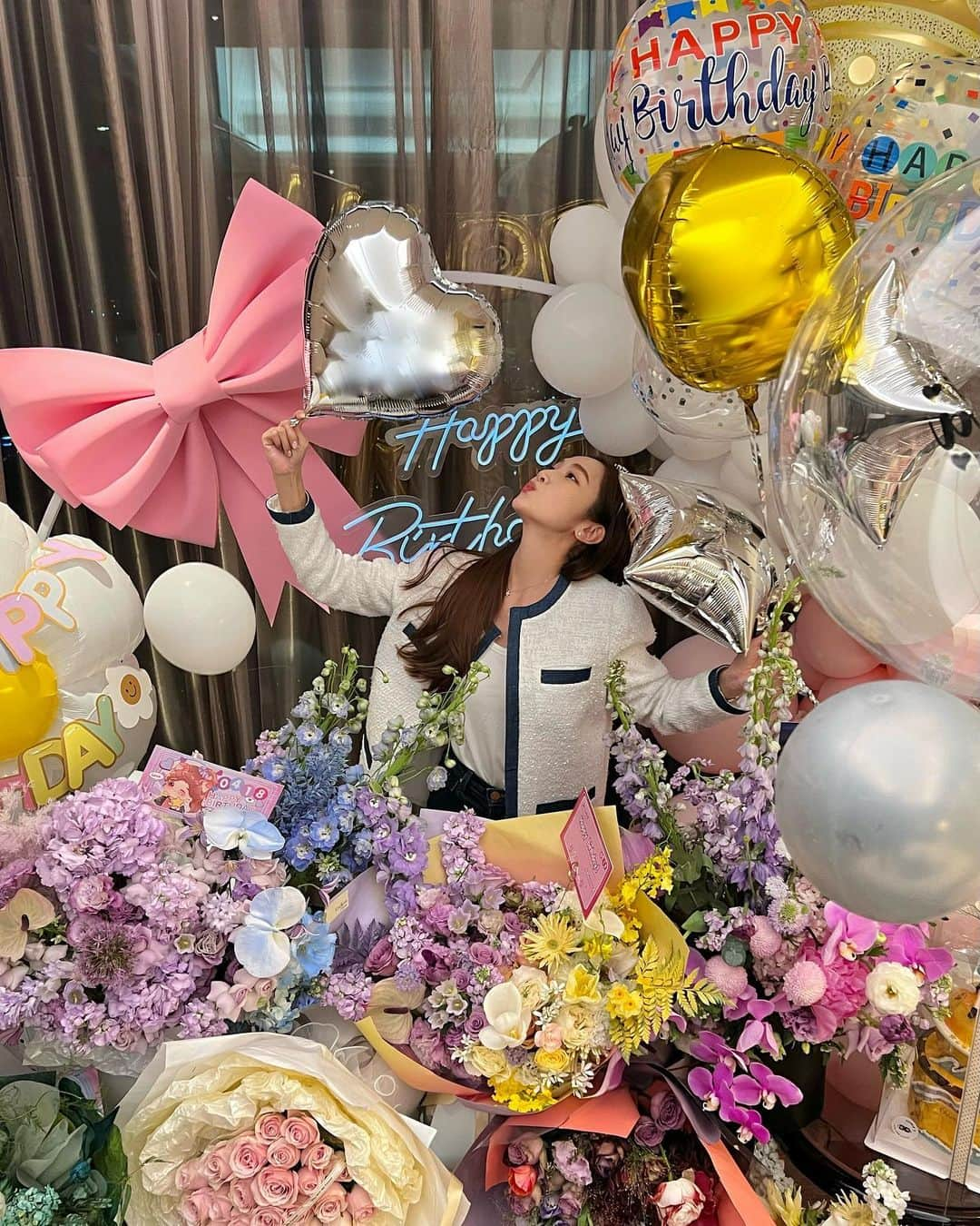 ジェシカ さんのインスタグラム写真 - (ジェシカ Instagram)「Thanks for the sweet birthday wishes, everyone. I truly feel blessed to have such wonderful family, friends and fans! Ilysm🤍🎀🎂💕💋」4月21日 0時10分 - jessica.syj