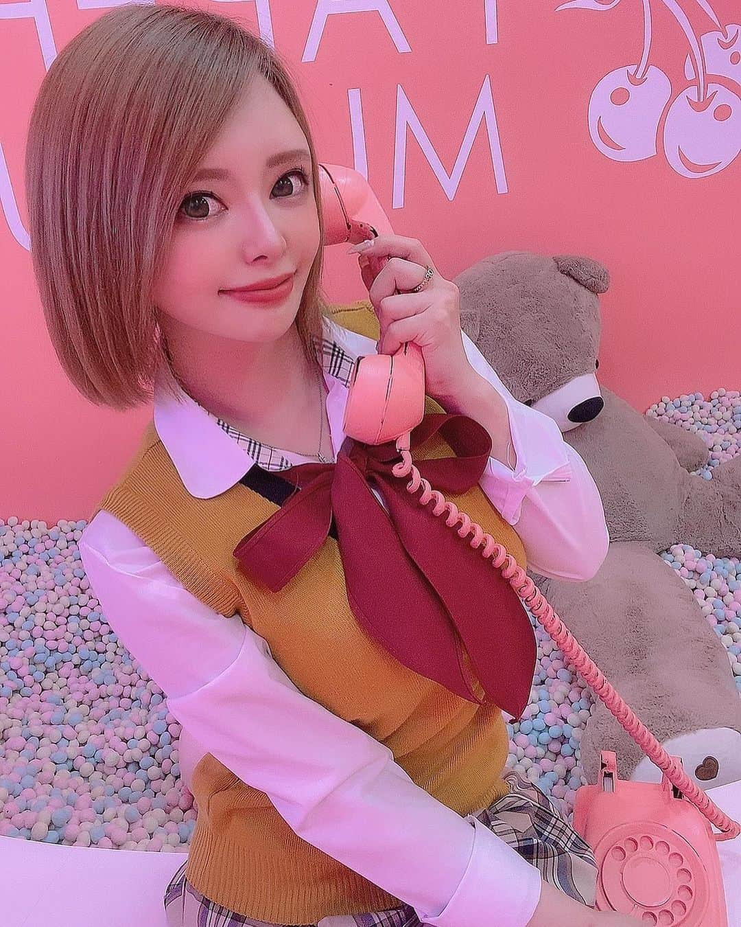 ゆいさんのインスタグラム写真 - (ゆいInstagram)「. . .  パペポミュージアム🤍🤍  3年ぶりに🎞  韓国の制服可愛かったけど 流石に23歳限界。笑  . . .  #パペポミュージアム  #制服 #韓国 #韓国ファッション #韓国コーデ #韓国制服 #jk #ショートヘア #ショートボブ #韓国好きな人と繋がりたい #ソウル #コスメ #メイク #美容 #コルギ #小顔矯正 #カラコン #京都 #フォトジェニック #キャバクラ #キャバ嬢 #きゃばきゃば #北新地 #祇園 #木屋町 #女子旅 #女子会 #整形 #ミナミ #大阪」4月21日 0時20分 - yui.9797