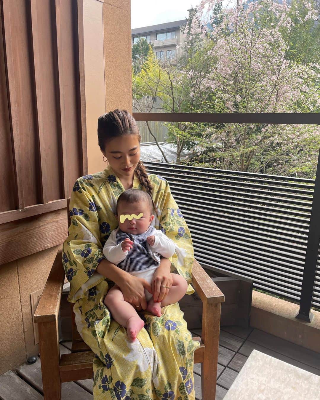 佐野真依子さんのインスタグラム写真 - (佐野真依子Instagram)「おとうとがニッコニコでムッチムチでお気に入りの１枚🧸🌻 #6ヶ月ベビー #6ヶ月男の子」4月21日 13時50分 - sanomaisanomai