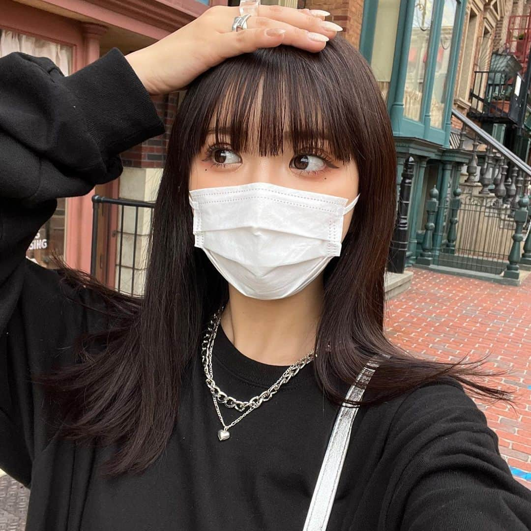 高梨優佳さんのインスタグラム写真 - (高梨優佳Instagram)「ウルフにしたくなってきた。 多分しない。 でも髪色はちょっと明るめにしたいかも。かもね。🫠🫠」4月21日 18時23分 - yukaaa0721xx