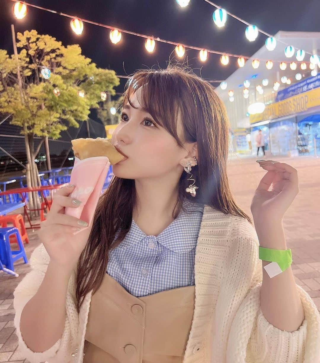 加藤里奈さんのインスタグラム写真 - (加藤里奈Instagram)「⋆ 屋台大好き🤍 本来の目的は、シーホース三河の試合観戦🫣  盛り上がってて楽しかった〜！！🏀 バスケ観戦すき🫶🏻  tops〻 @shein_japan  9979527 bustier〻 @shein_japan 6731542 cardigan〻 @chesty_official  pants〻 @zara  earrings〻 @_meryshop_   @shein_japan では、 クーポンコード꒰  katoco ꒱ で お買い上げ金額1～5,999円までは15%OFF、6000円以上は20%OFFになります！  #SHEINforall #SHEIN #SHEINpartner #今日のコーデ #OOTD #プチプラコーデ #プチプラ  #シーホース三河 #屋台 #出店」4月21日 20時08分 - katoco0326